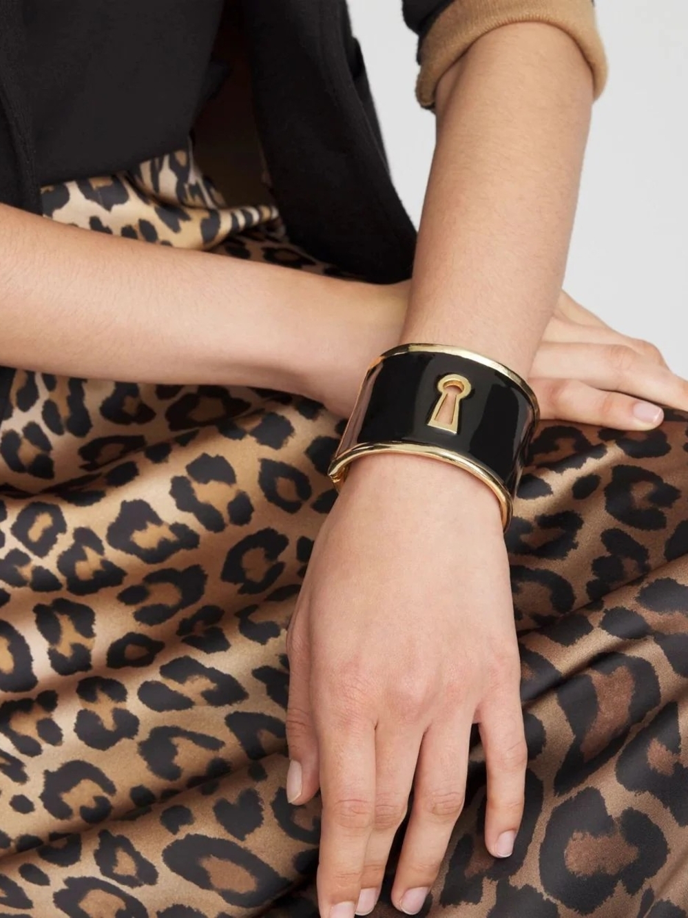 NWT Chico's Cuff W Keyhole